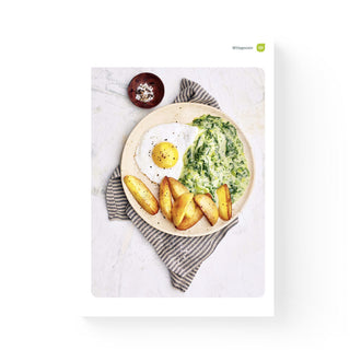 Innenseite Wunderleicht Fasten – Rezeptseite 13 mit gesundem Gericht, Kartoffelwedges und Rahmspinat auf weißem Teller