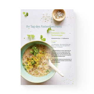 Innenseite Wunderleicht Fasten – Mittagessen-Kapitel mit Foto eines Kürbissuppen-Gerichts mit gefüllten Auberginenrollen